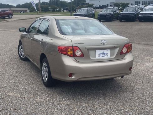 Used 2010 Toyota Corolla LE FWD image 5