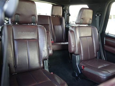 Used 2017 Ford Expedition Platinum image 18