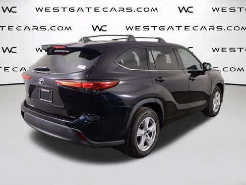 Used 2022 Toyota Highlander L AWD/4WD image 46