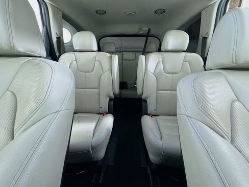 Used 2023 Kia Telluride EX w/ EX Captain's Chair Package image 19