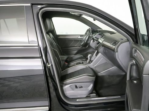 Used 2023 Volkswagen Tiguan SEL R-Line AWD/4WD image 32