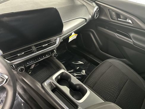 Used 2025 Chevrolet Equinox EV LT FWD image 15