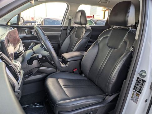 Used 2024 Kia Sorento S image 23
