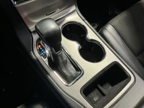 Used 2021 Jeep Grand Cherokee Laredo X image 30