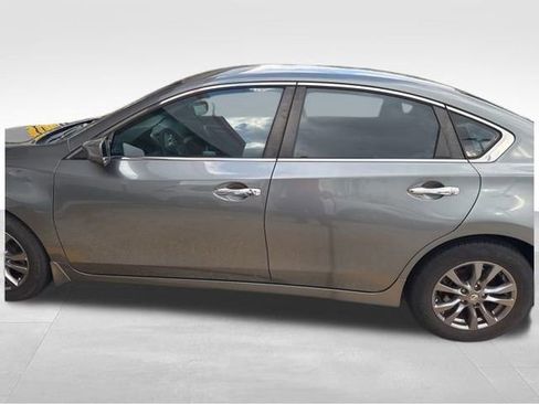 Used 2015 Nissan Altima 2.5 S w/ Special Edition Package image 12