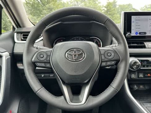 Used 2025 Toyota RAV4 XLE w/ Convenience Package AWD/4WD image 8