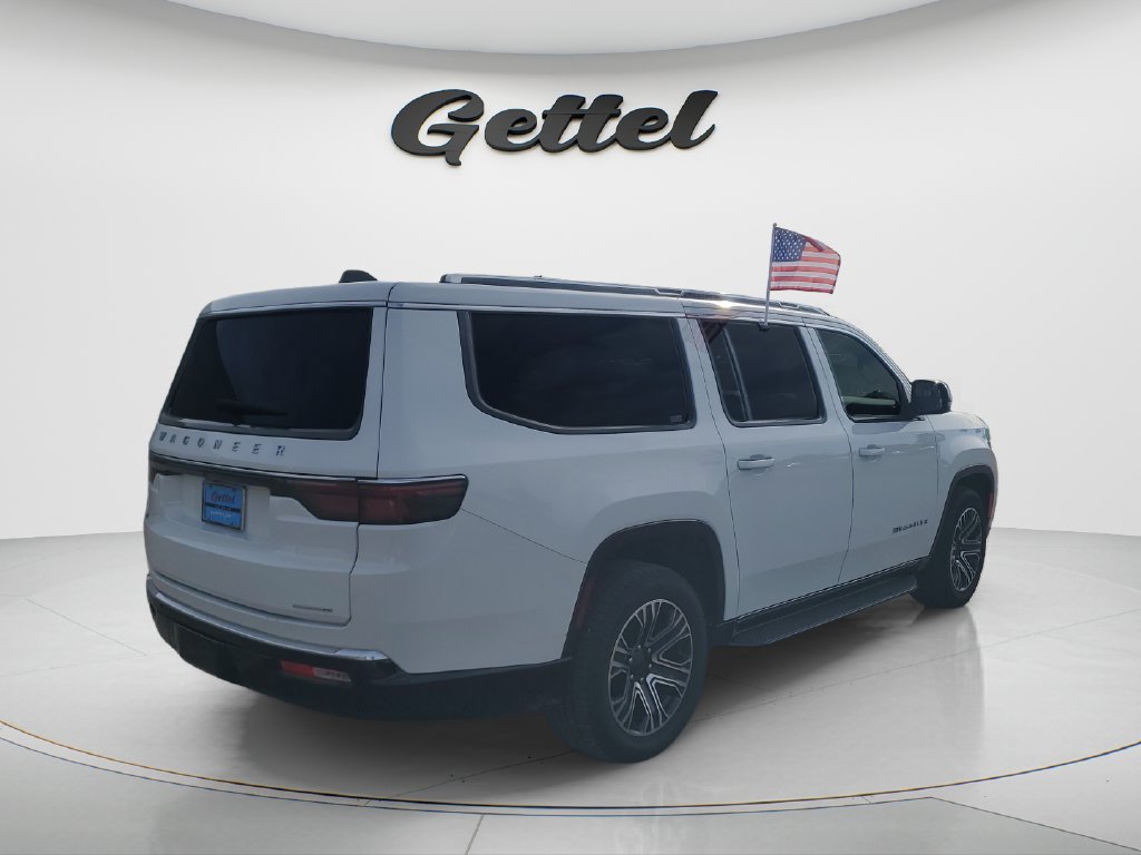 Used 2024 Jeep Wagoneer L Series II w/ Flexible Seating Group AWD/4WD image 5