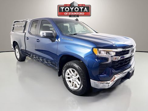Used 2022 Chevrolet Silverado 1500 LT AWD/4WD image 1