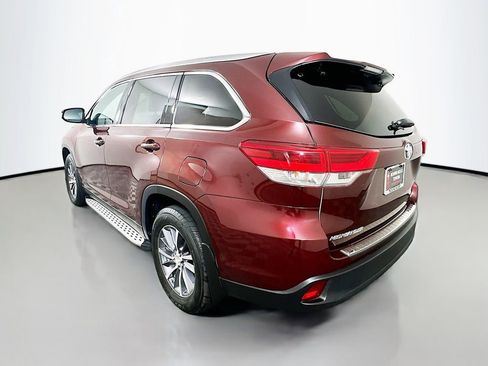 Used 2019 Toyota Highlander XLE image 7
