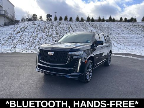 Certified 2023 Cadillac Escalade ESV V image 3