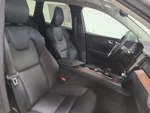 Used 2023 Volvo XC60 B5 Plus AWD/4WD image 14