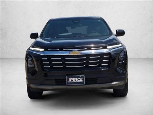 Used 2025 Chevrolet Equinox LT FWD image 2