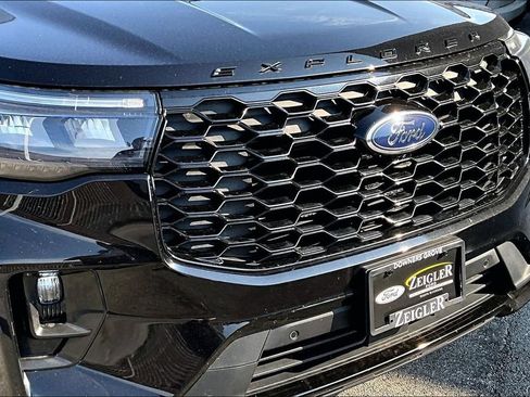 Certified 2025 Ford Explorer ST-Line w/ ST-Line Street Pack AWD/4WD image 30