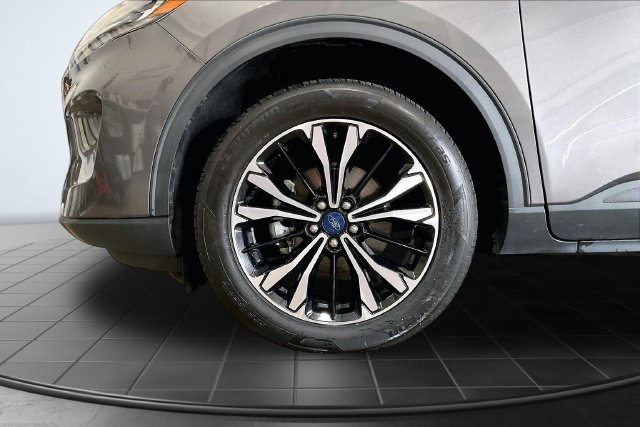 Used 2021 Ford Escape SEL w/ SEL Stealth AWD Package image 11