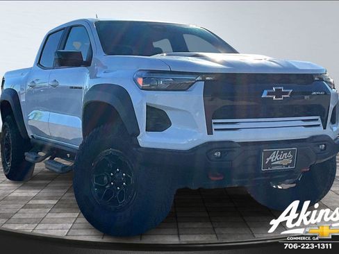 Used 2024 Chevrolet Colorado ZR2 w/ ZR2 Bison Edition image 3