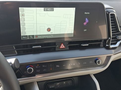 Used 2023 Kia Sportage EX image 16