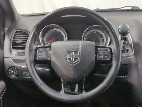 Certified 2018 Dodge Grand Caravan SXT w/ Driver Convenience Group image 23