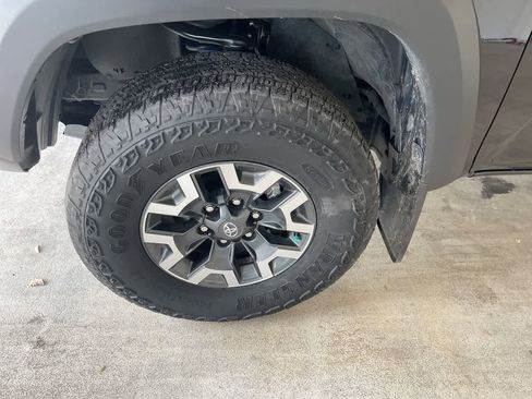 Used 2023 Toyota Tacoma TRD Off-Road image 10