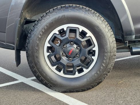 Used 2018 Toyota 4Runner SR5 image 5