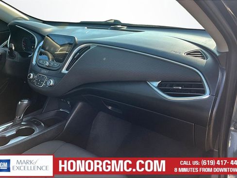 Used 2020 Chevrolet Malibu LT image 26