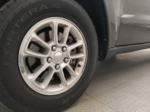 Used 2020 Jeep Grand Cherokee Laredo RWD image 31