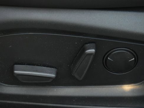 Used 2023 Ford Explorer XLT w/ Equipment Group 202A image 9