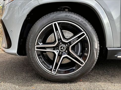New 2026 Mercedes-Benz GLS 450 4MATIC image 12
