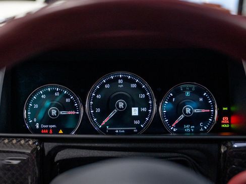 Used 2022 Rolls-Royce Cullinan Black Badge w/ Dark Exterior Package image 33