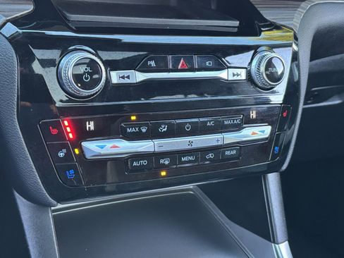 Used 2021 Ford Explorer Limited w/ Equipment Group 301A image 22