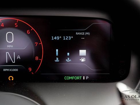 Used 2026 McLaren 750S Spider RWD image 44