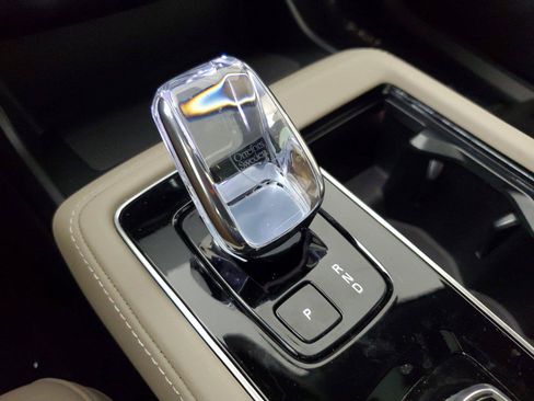Certified 2026 Volvo XC90 B6 Plus w/ Protection Package Premier AWD/4WD image 32