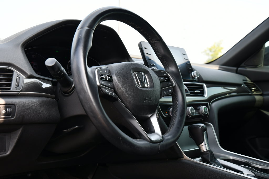 Used 2018 Honda Accord Sport image 13