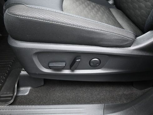 Used 2023 Nissan Pathfinder SV w/ SV Premium Package image 10