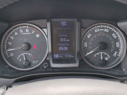 Used 2018 Toyota Tacoma TRD Sport image 14