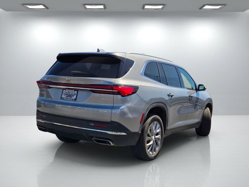 Certified 2025 Buick Enclave Preferred image 4