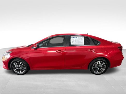 Used 2024 Kia Forte LXS w/ LXS Technology Package FWD image 8