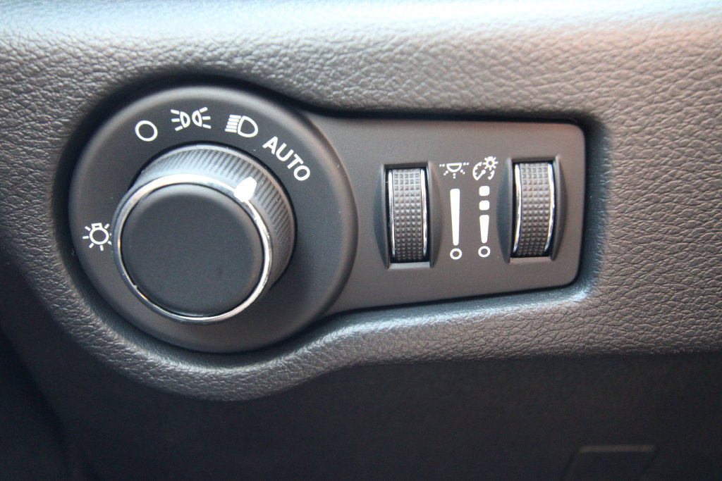 New 2027 Chrysler Pacifica Select AWD/4WD image 22