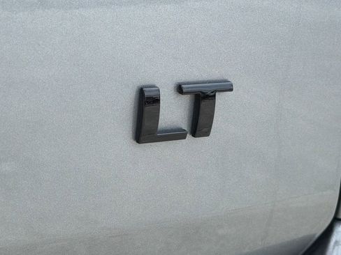 Used 2023 Chevrolet Traverse LT w/ Midnight/Sport Edition FWD image 10