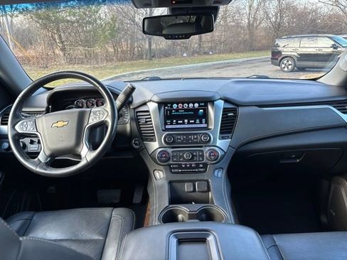 Used 2019 Chevrolet Suburban LT image 13