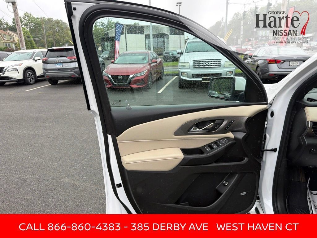 Used 2023 Chevrolet Traverse Premier AWD/4WD image 13