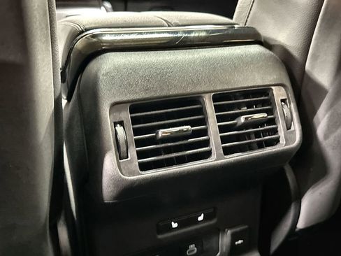 Used 2025 Land Rover Range Rover Velar Dynamic SE image 29