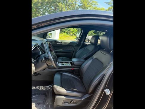 Used 2021 Ford Edge ST-Line w/ Class II Trailer Tow Package AWD/4WD image 6