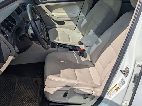 Used 2016 Volkswagen Golf SE w/ Lighting Package FWD image 13