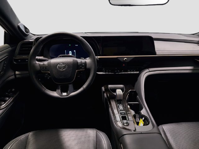 Certified 2025 Toyota Crown Platinum AWD/4WD image 19