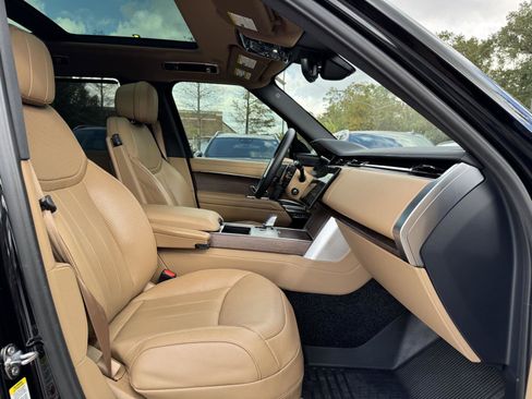 Used 2025 Land Rover Range Rover SE image 30