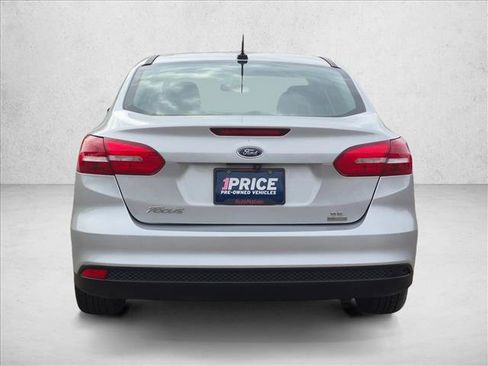 Used 2018 Ford Focus SE FWD image 7