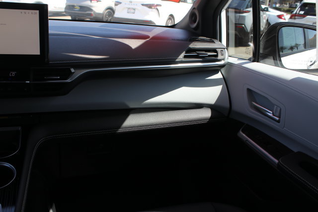 Certified 2026 Toyota Sienna XSE FWD image 42