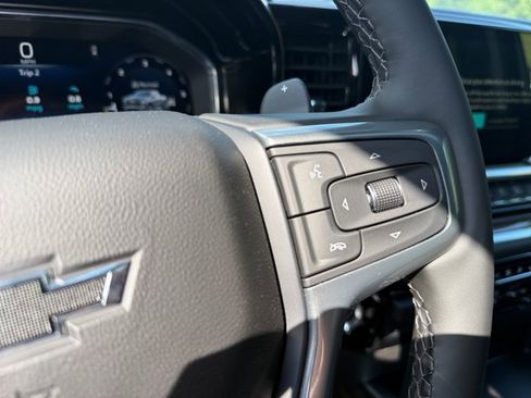 Used 2025 Chevrolet Silverado 1500 RST AWD/4WD image 16