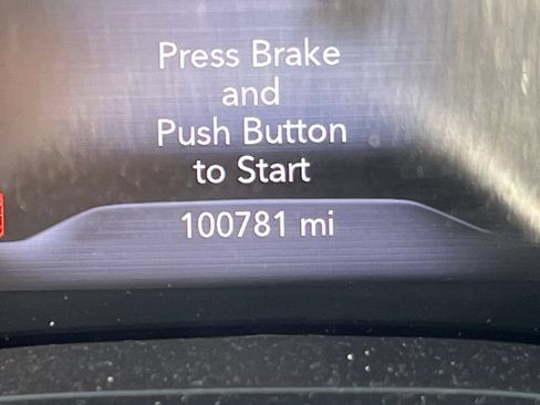 Used 2019 Jeep Cherokee Limited w/ Trailer Tow Group AWD/4WD image 7