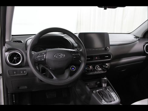Used 2022 Hyundai Kona SEL image 6